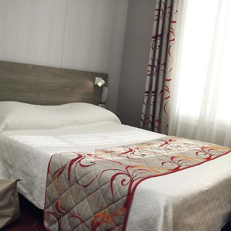 Brit Hotel Confort Le Revest Сен Максим Екстериор снимка