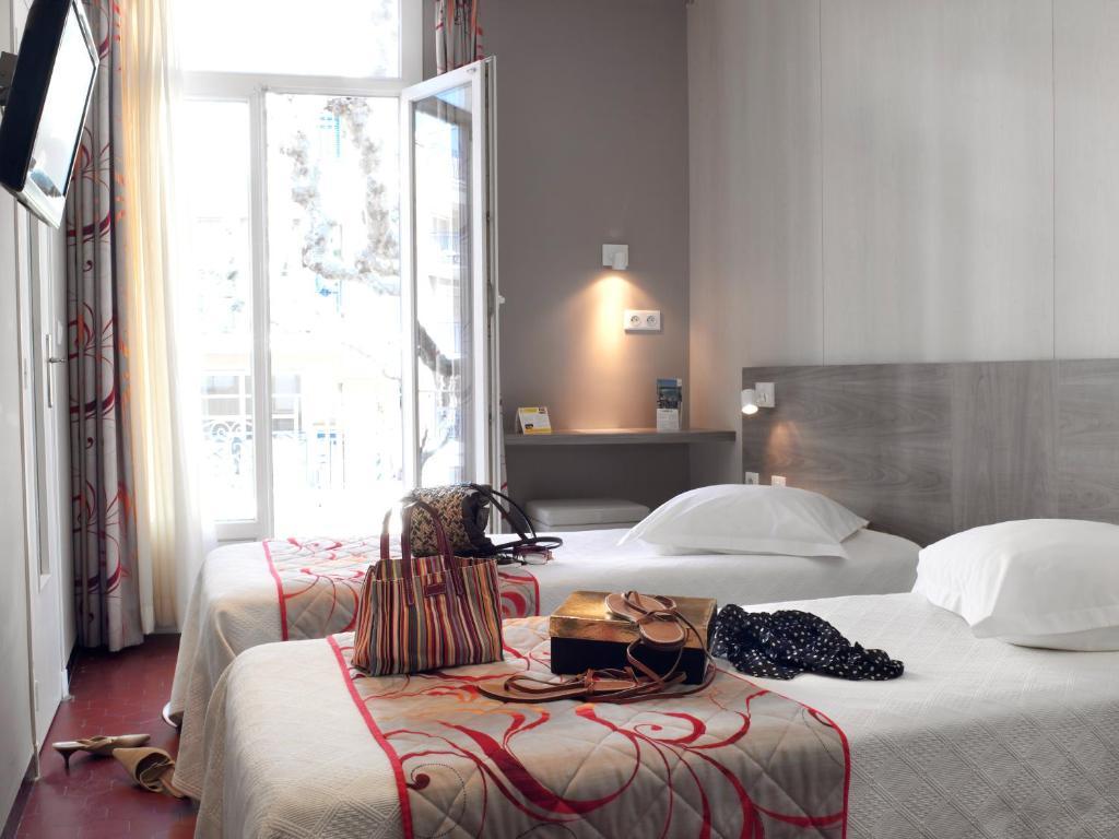 Brit Hotel Confort Le Revest Сен Максим Стая снимка